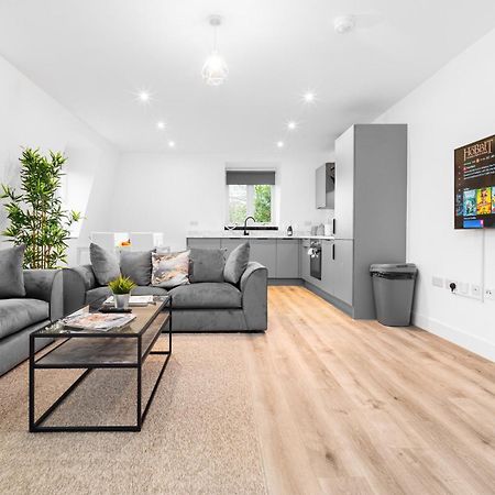 Stylish 2 Bedroom Apartment - Balcony - Secure Parking - Top Rated - 5Mc 伯明翰 外观 照片