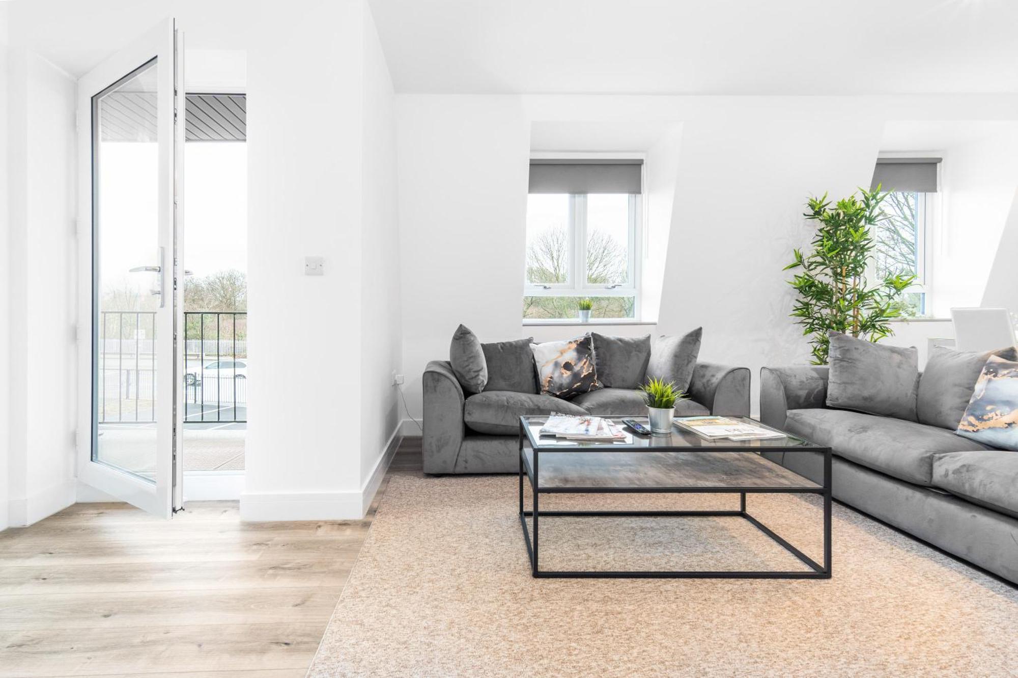 Stylish 2 Bedroom Apartment - Balcony - Secure Parking - Top Rated - 5Mc 伯明翰 外观 照片