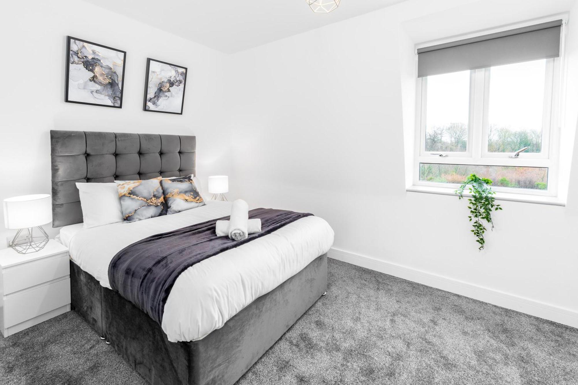 Stylish 2 Bedroom Apartment - Balcony - Secure Parking - Top Rated - 5Mc 伯明翰 外观 照片